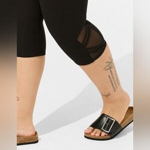 Torrid Crop Leggings with Leg Detail size 3x NWT